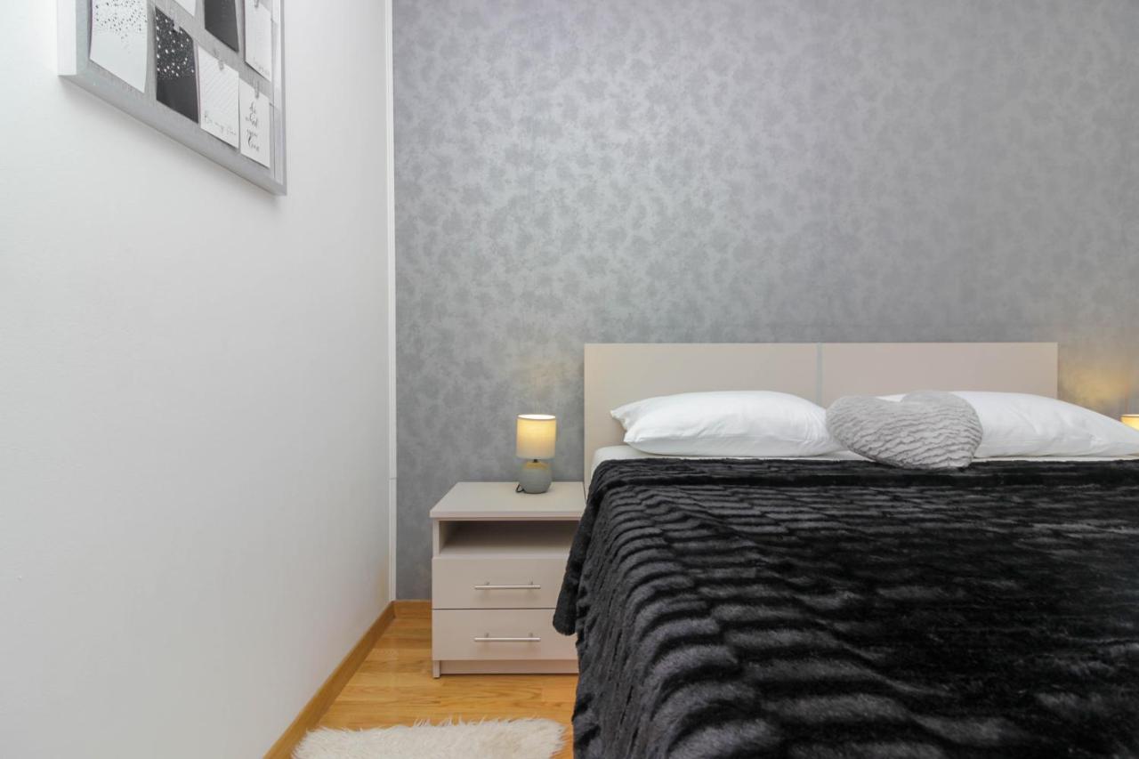 Appartement Apartman Tara à Zadar Extérieur photo