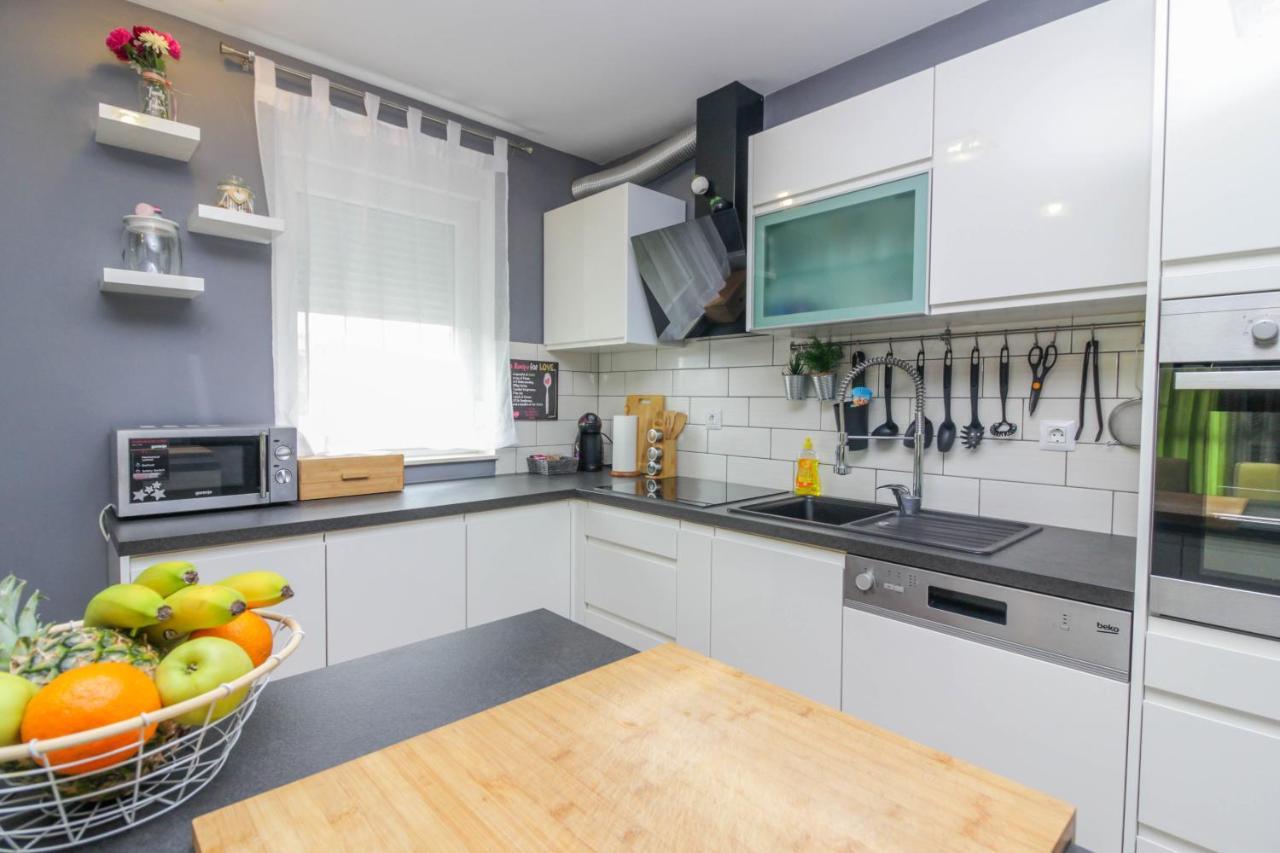 Appartement Apartman Tara à Zadar Extérieur photo