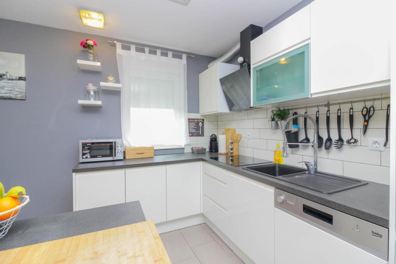 Appartement Apartman Tara à Zadar Extérieur photo