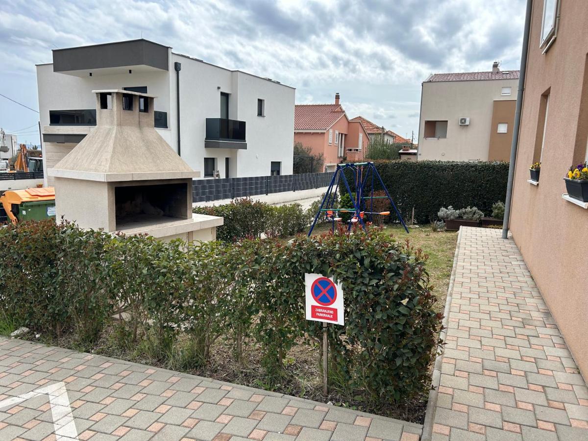 Appartement Apartman Tara à Zadar Extérieur photo